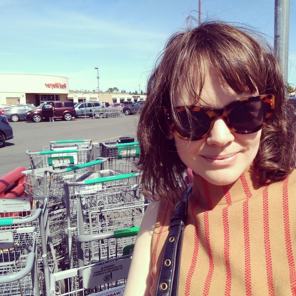 Hello! I'm Ambar Scarlet. Nice to meet you.